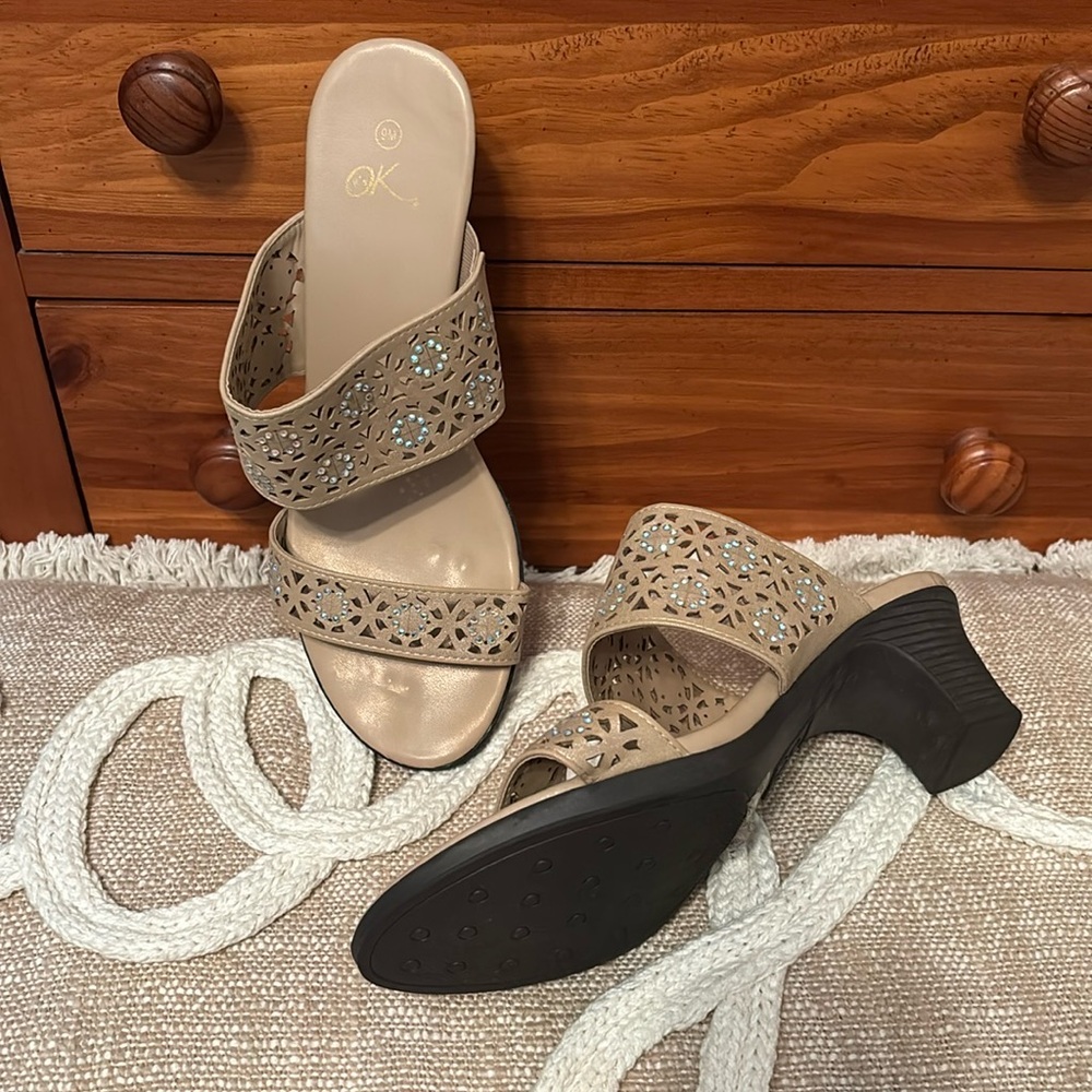 NWOT It’s OK 9M Shoes